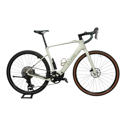 Cube NUROAD HYBRID C:62 RACE FE 400X – käytetty sähköpyörä, koko L