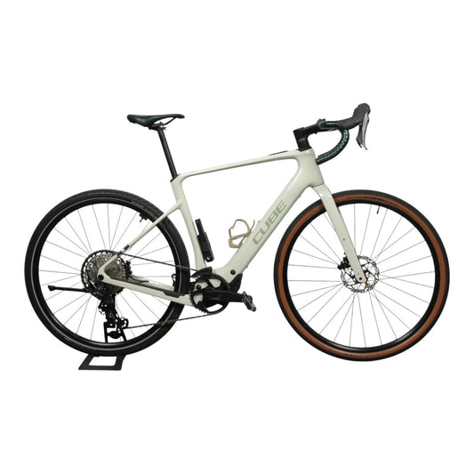 Cube NUROAD HYBRID C:62 RACE FE 400X – käytetty sähköpyörä, koko L